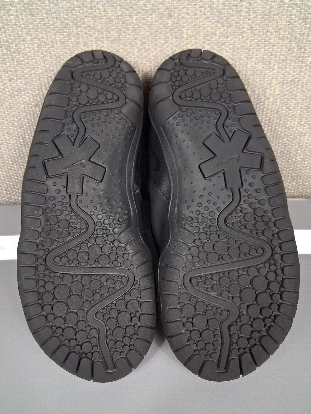 Nike Air Zoom Pulse Shoes Mens 7.5 Triple Black Nursing Medical Comfort Slip-On